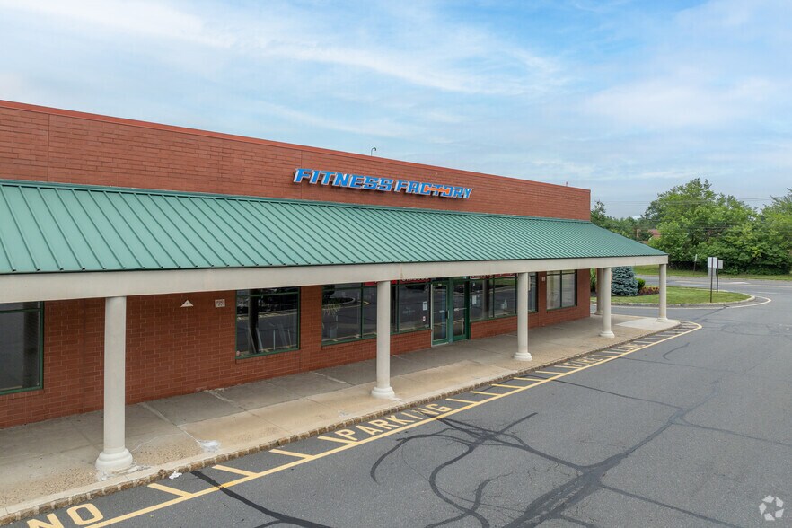 More Photos Of 3391 State Route 27, Franklin Park Storefront For Lease