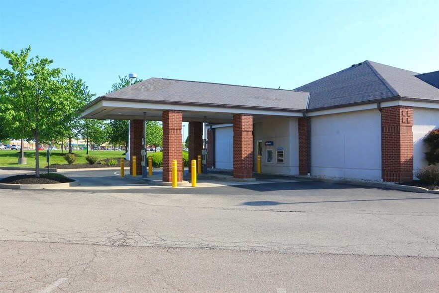 More Photos Of 9934 Waterstone Blvd, Cincinnati Bank For Sale