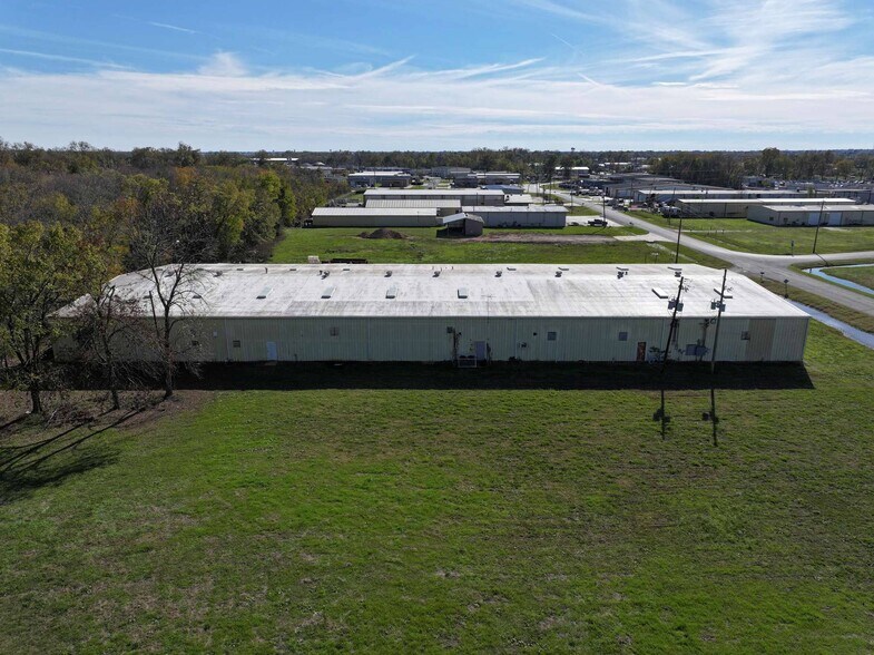 More Photos Of 1416 Alpine Blvd, Bossier City Manufacturing For Sale