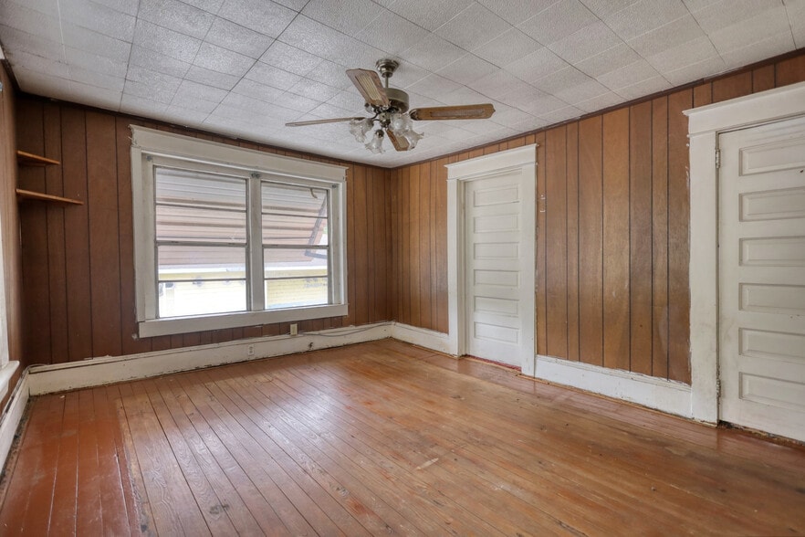 More Photos Of 510 S Camellia Blvd, Fort Valley Convenience Store For Sale