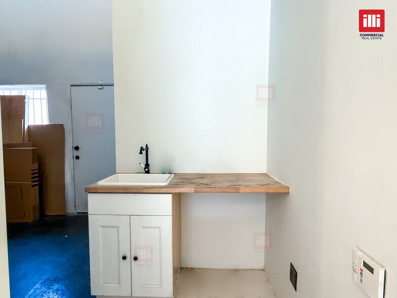 More Photos Of 8248 Beverly Blvd, Los Angeles Storefront Retail Office For Lease