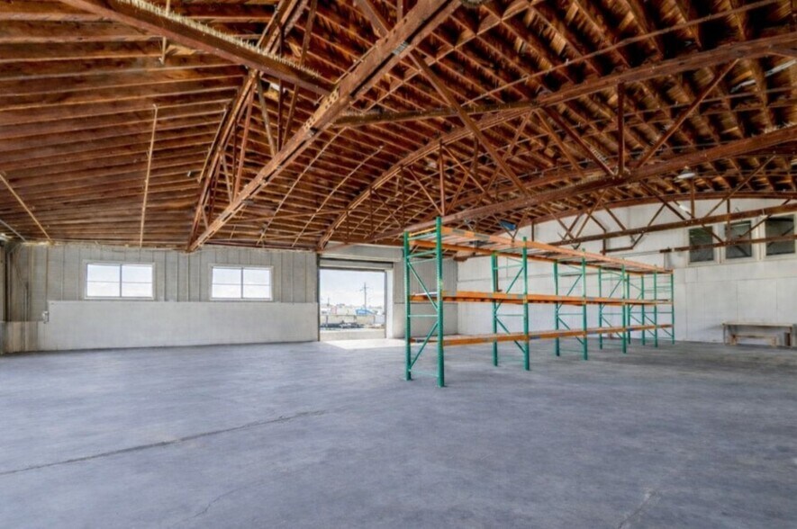 More Photos Of 15206 Grevillea Ave, Lawndale Warehouse For Lease