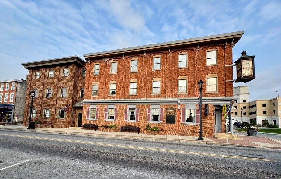 More Photos Of 24 S 3rd St, Oxford Bank For Lease
