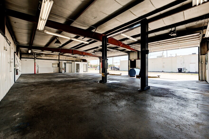 More Photos Of 704 E Main St, Moore Auto Repair For Sale