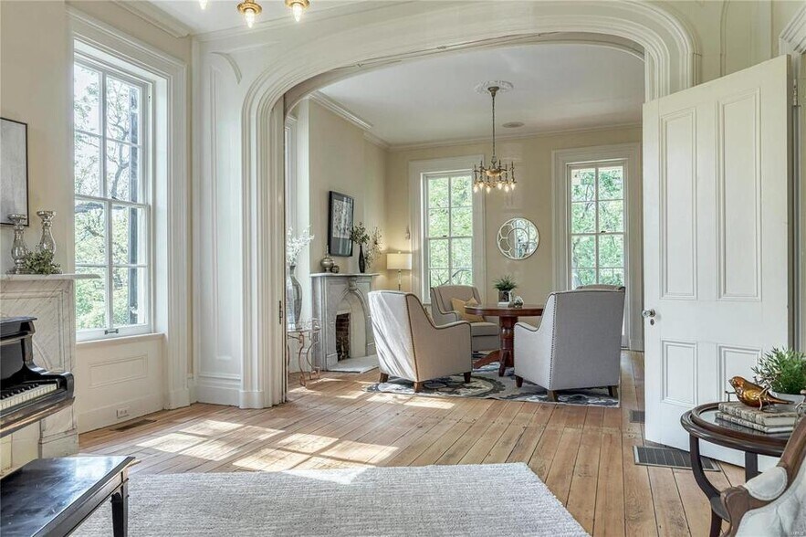 More Photos Of 11475 Lilac Ave, Saint Louis Specialty For Sale