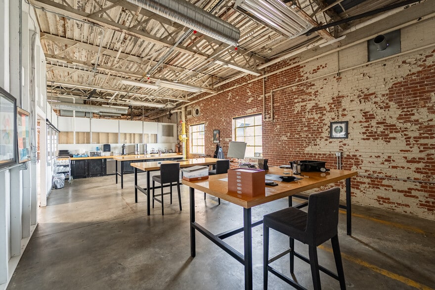 More Photos Of 1801 Rutherford Rd, Greenville Light Manufacturing For Lease