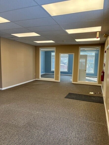 More Photos Of 360 Route 101, Bedford Medical For Lease
