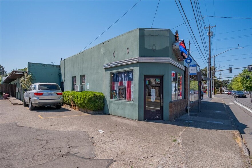 More Photos Of 1742 Center St NE, Salem Multifamily For Sale
