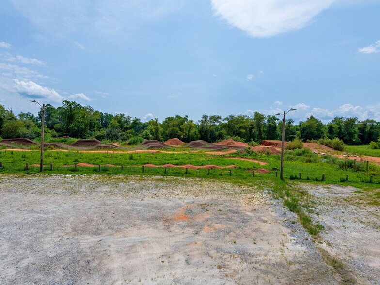 More Photos Of 701 Old Fanning Bridge Rd, Fletcher Sports And Entertainment For Sale