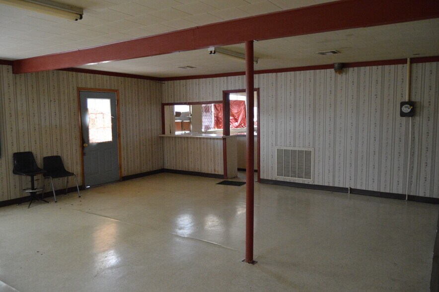 More Photos Of 681 Ash Flat Dr, Ash Flat Restaurant For Sale