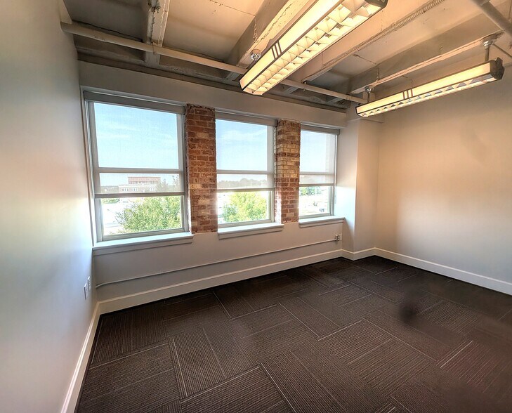 More Photos Of 219 N Main St, Bryan Office For Lease