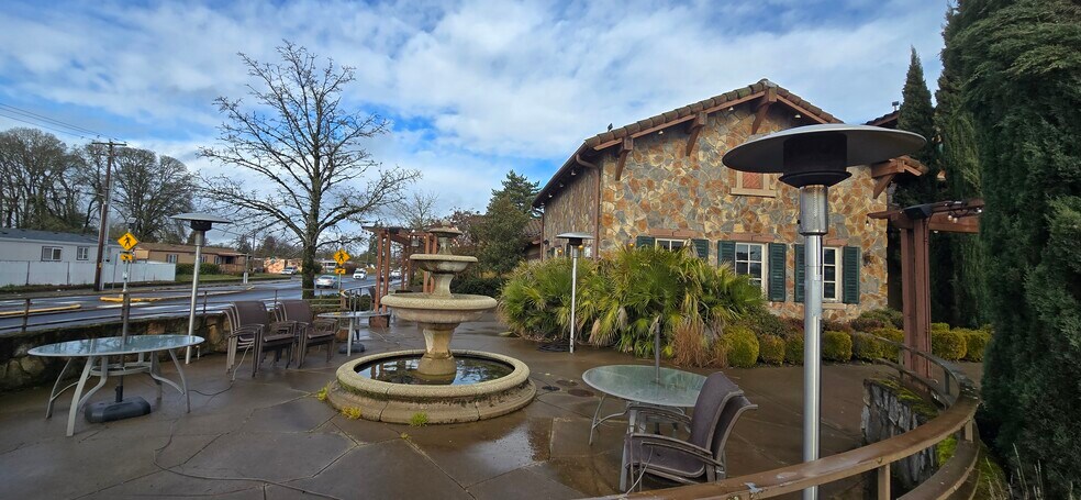 More Photos Of 1825 14th Ave SE, Albany Restaurant For Sale