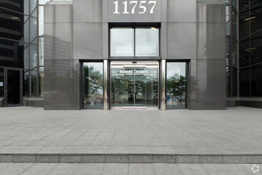 More Photos Of 11757 Katy Fwy, Houston Coworking Space