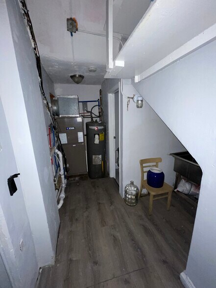 More Photos Of 2-12 W Park Ave, Long Beach Storefront Retail Office For Sale