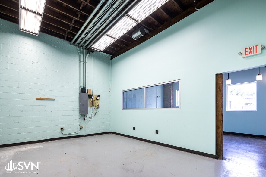 More Photos Of 309 N Ashland Ave, Lexington Warehouse For Lease