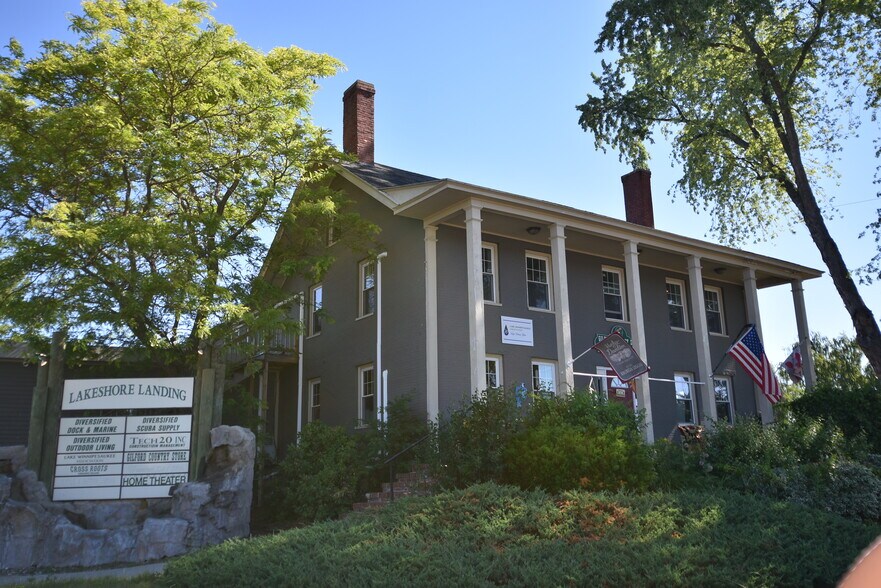 More Photos Of 1934 Lakeshore Rd, Gilford Office For Sale