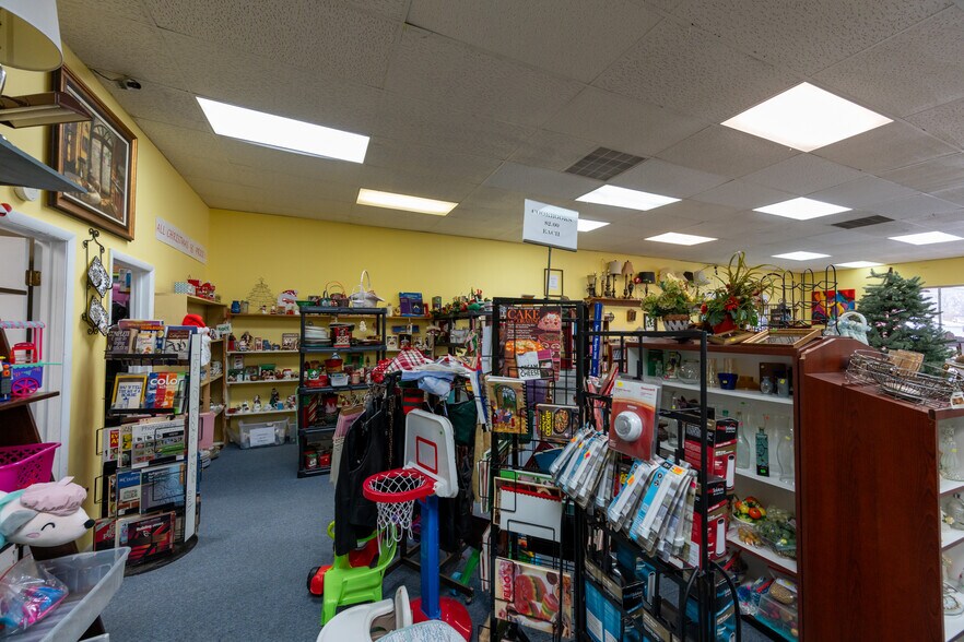 More Photos Of 20310 Main St E, Huntingdon Storefront For Sale