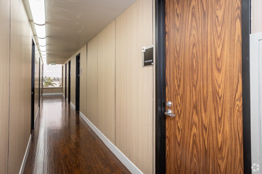 More Photos Of 303 W Katella Ave, Orange Medical For Lease