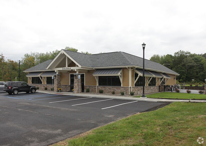 More Photos Of 5 Vista Blvd, Slingerlands Restaurant For Sale