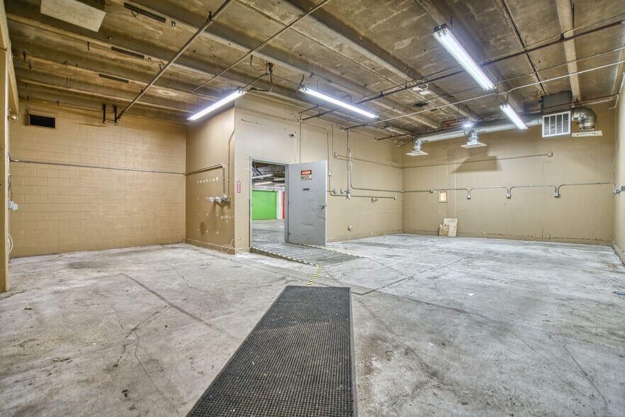 More Photos Of 555 Alter St, Broomfield Service For Lease