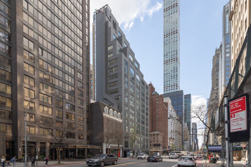 More Photos Of 136 E 57th St, New York Office For Lease