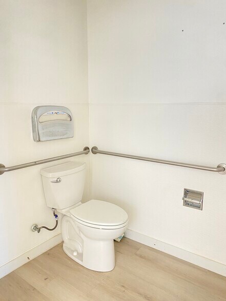 More Photos Of 43430-43480 Mission Blvd, Fremont Freestanding For Sale