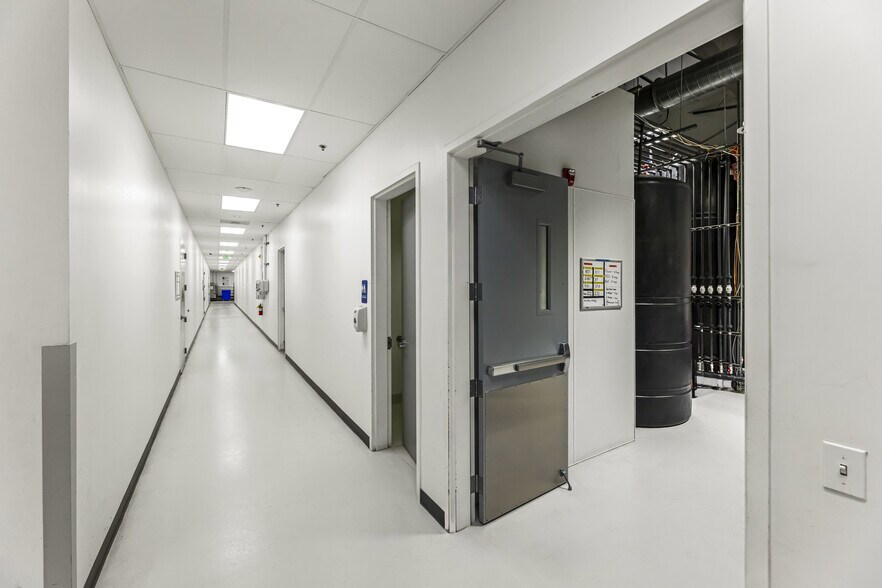 More Photos Of 2 Eric Cir, Verdi Warehouse For Sale