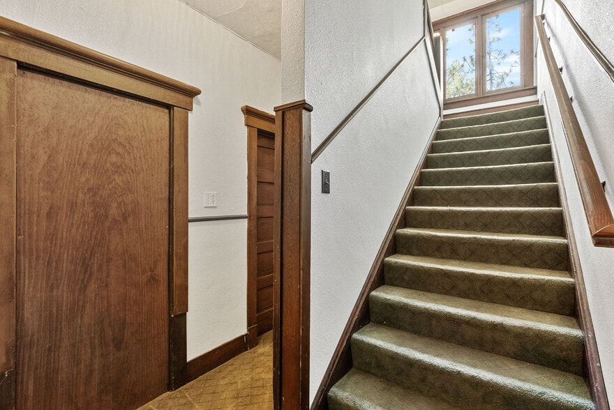 More Photos Of 2002 W 8th Ave, Spokane Multifamily For Sale