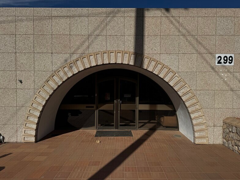 More Photos Of 299 Shadow Mountain Dr, El Paso Medical For Sale