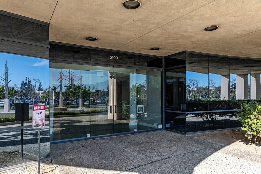 More Photos Of 5100 S Eastern Ave, Commerce Office For Lease