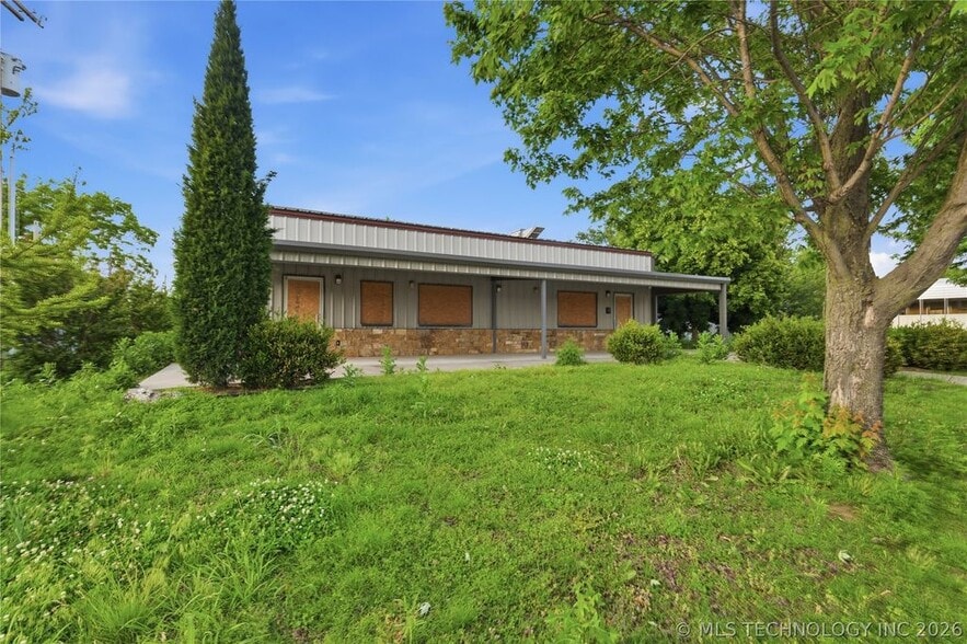 More Photos Of 6151 Tecumseh st, Tulsa Restaurant For Sale