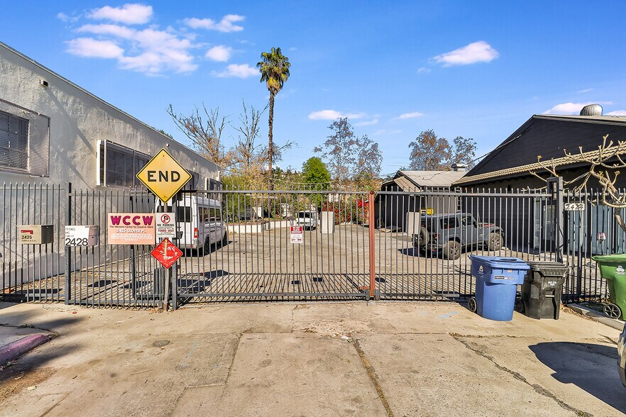 More Photos Of 2425 Glover Pl, Los Angeles Warehouse For Lease