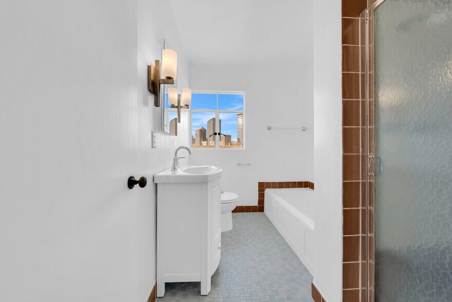 More Photos Of 251 Park View Ter, Oakland Apartments For Sale