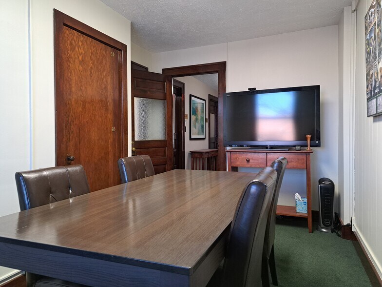 More Photos Of 136 E Grand River Ave, Brighton Office For Lease