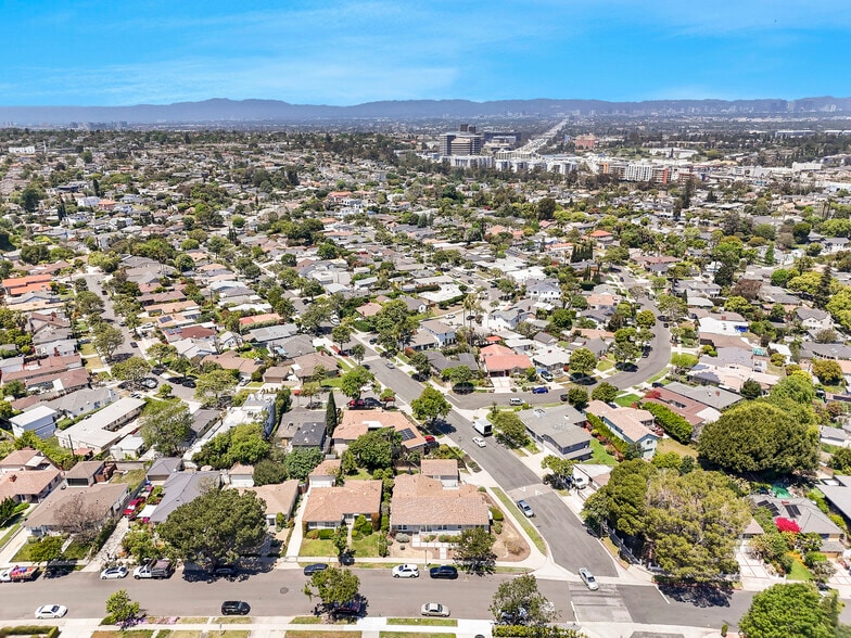 More Photos Of 7801 Flight Ave, Los Angeles Multifamily For Sale