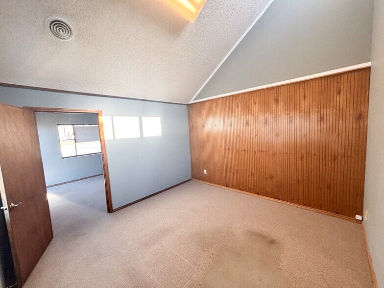 More Photos Of 1340 W Battlefield St, Springfield Office For Lease