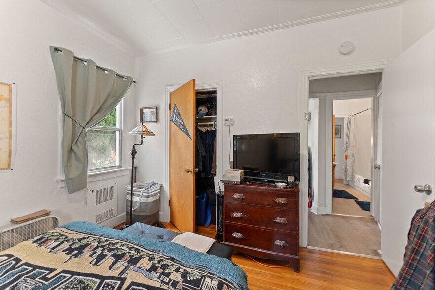 More Photos Of 74 Pearl St, Oakland Apartments For Sale