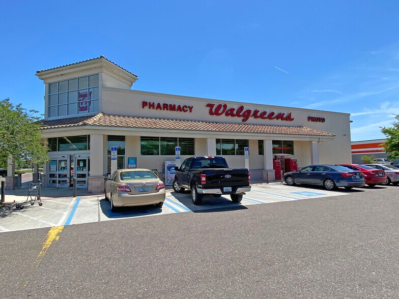 More Photos Of 13125 N Main St, Jacksonville Drugstore For Sale