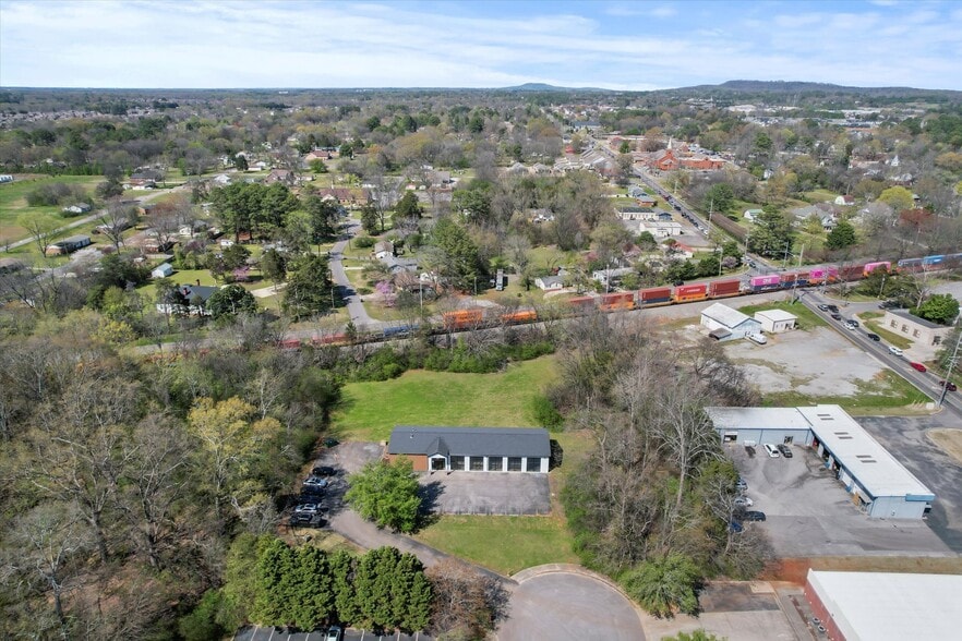 More Photos Of 102 Gin Oak Ct, Madison Freestanding For Sale