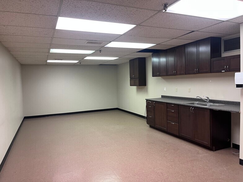More Photos Of 15108 118 Av NW, Edmonton Office For Lease
