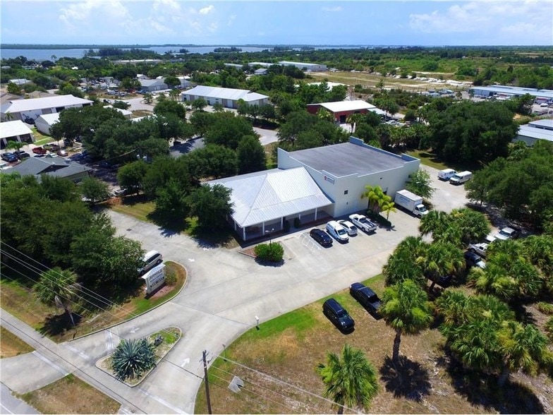 More Photos Of 181 Sebastian Blvd, Sebastian Light Manufacturing For Sale