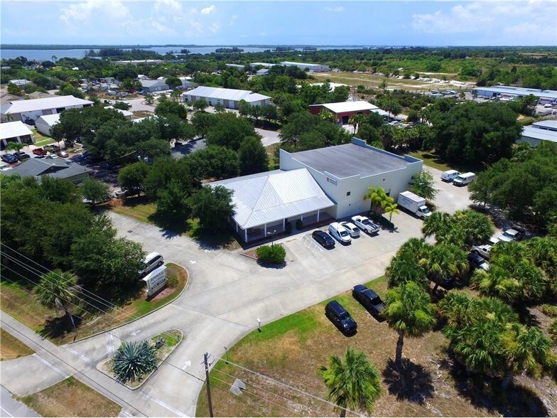 More Photos Of 181 Sebastian Blvd, Sebastian Light Manufacturing For Sale