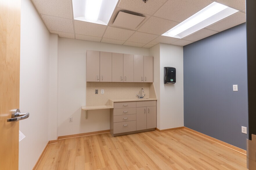 More Photos Of 814 S 3rd St, Minneapolis Rehabilitation Center For Lease