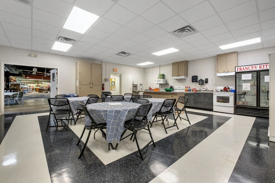 More Photos Of 1700 Capital Cir SW, Tallahassee Office For Sale