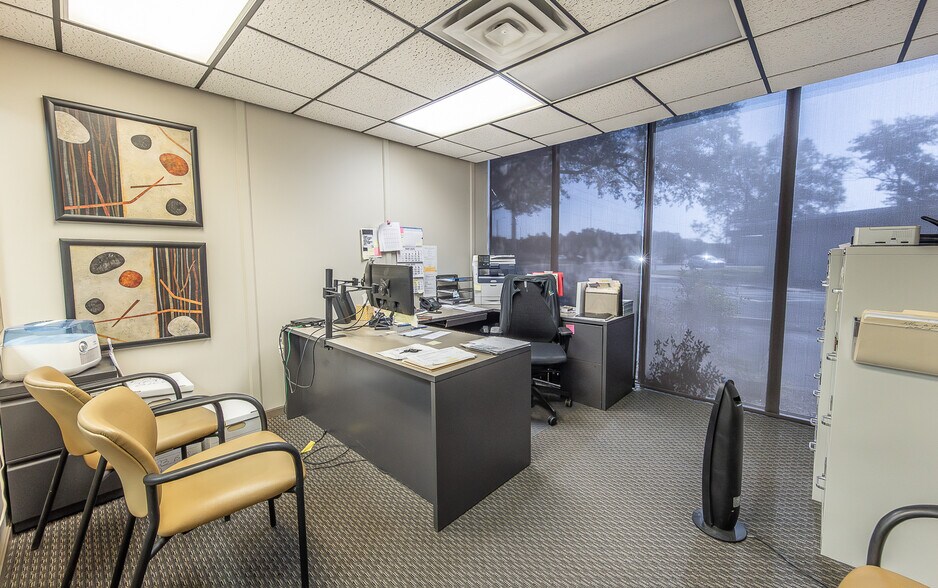 More Photos Of 2599 74th St, Lubbock Office For Sale