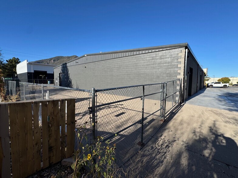 More Photos Of 2463 N Walgreens St, Flagstaff Warehouse For Lease