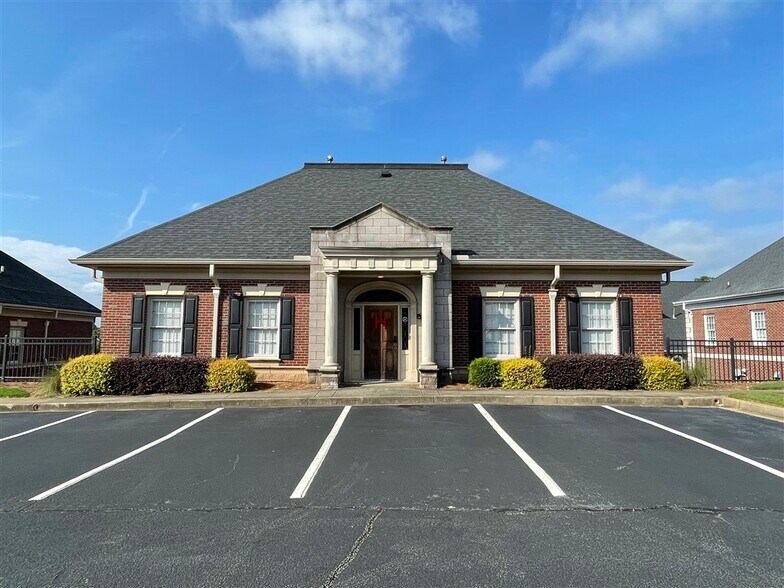 More Photos Of 420 The Parkway, Greer Office Residential For Lease