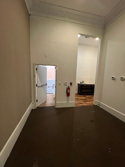 More Photos Of 1537 Main St, Columbia Storefront Retail Office For Lease