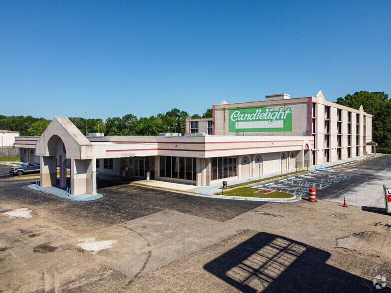 More Photos Of 1100 W South Blvd, Montgomery Hotel For Sale