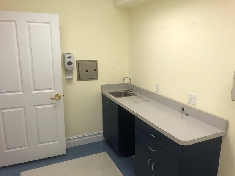More Photos Of 12 Little Neck Rd, Centerport Storefront Retail Office For Sale